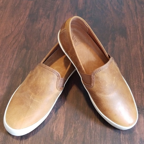 frye dylan slip on cognac
